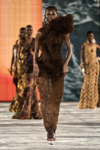Look 8